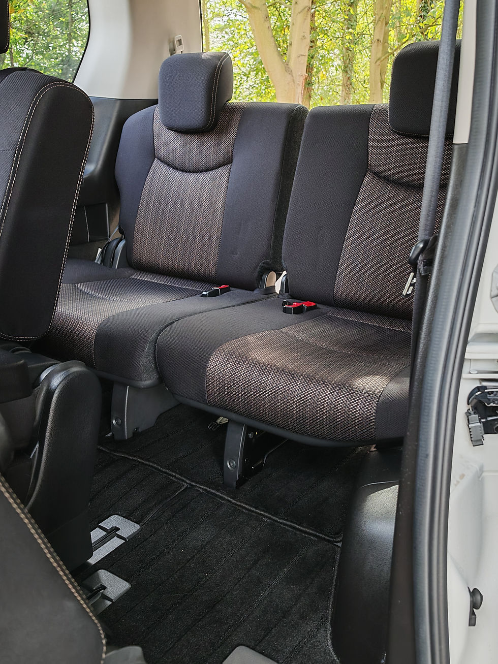 Miniature : Nissan Serena Hybrid 8 Seats