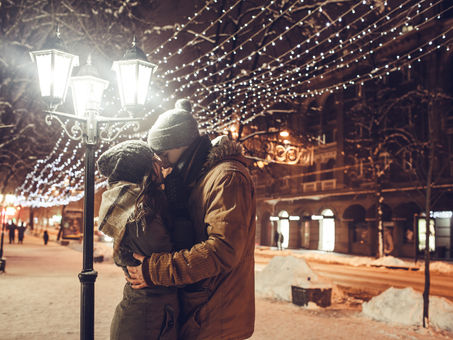 Writing Prompt: Meeting in the Street