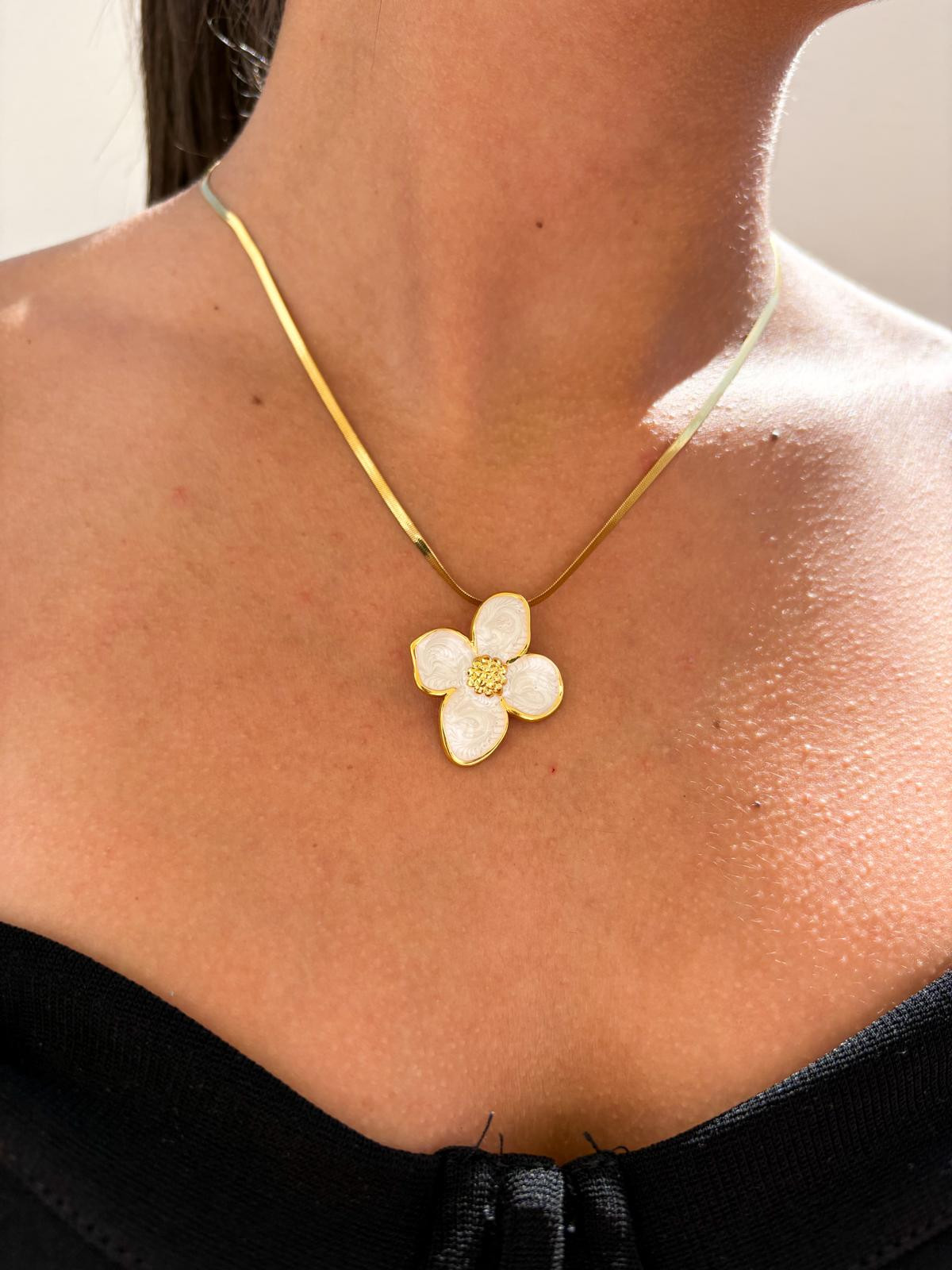 Collar Gardenia