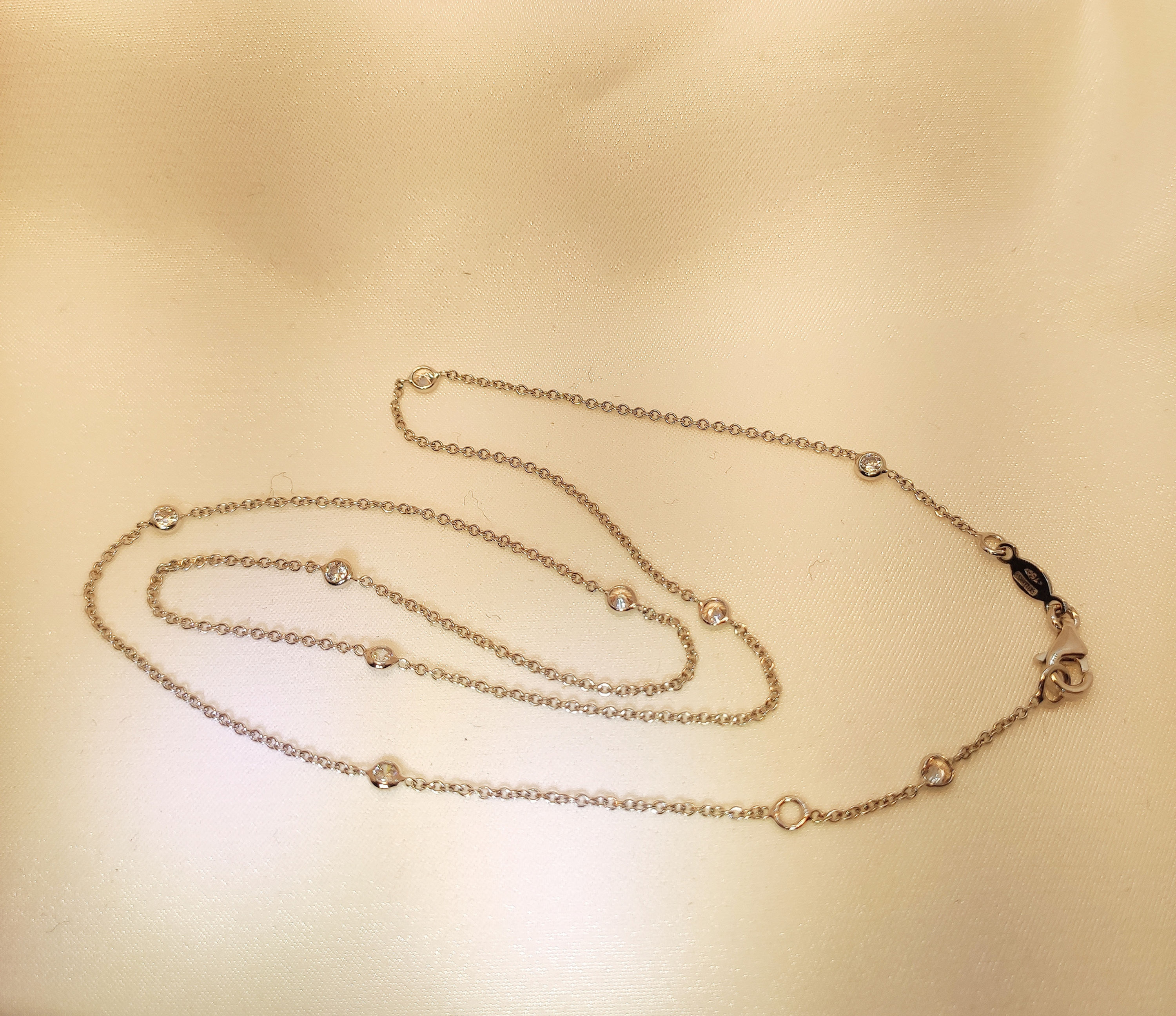 Collier en or blanc & zircons