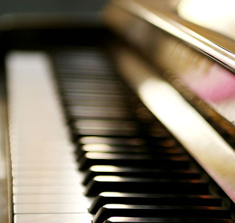 Piano%20Close-up_edited.jpg