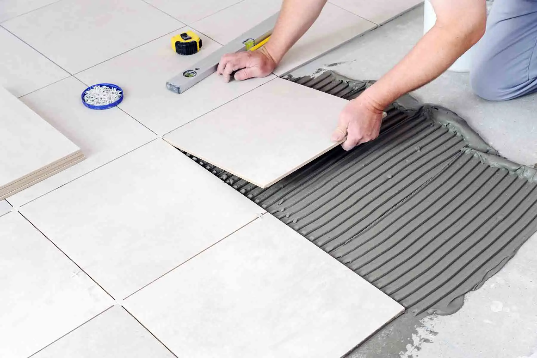 web_installing-ceramic-tile-flooring.webp