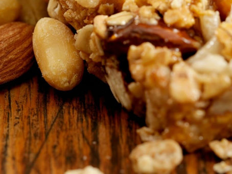 Nutty Granola Bars with Almonds, Nuts & Oats