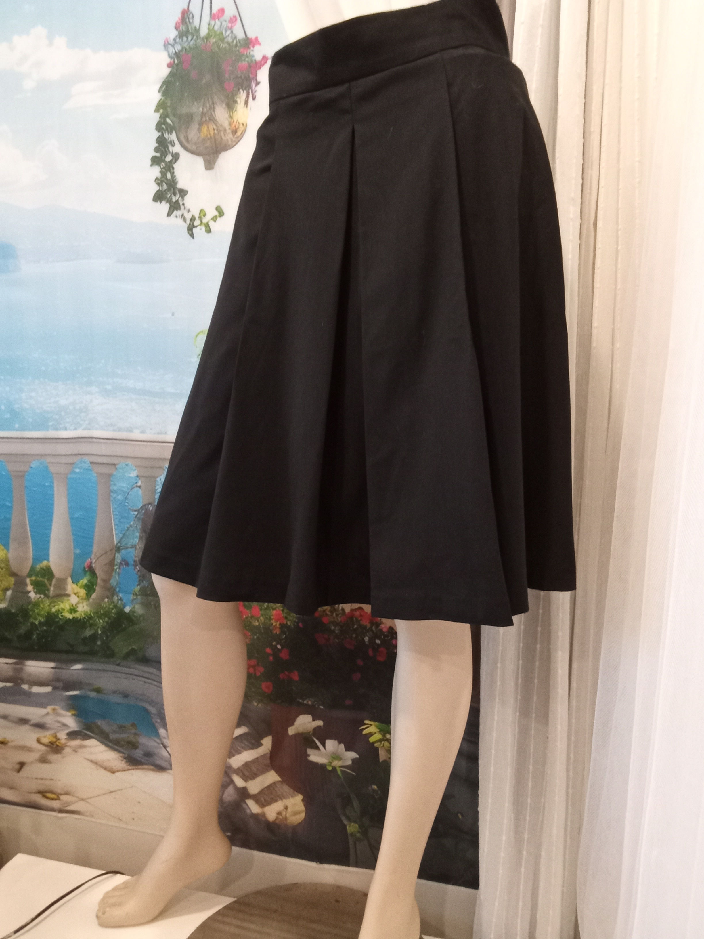 Mirabelli Pleated Skirt
