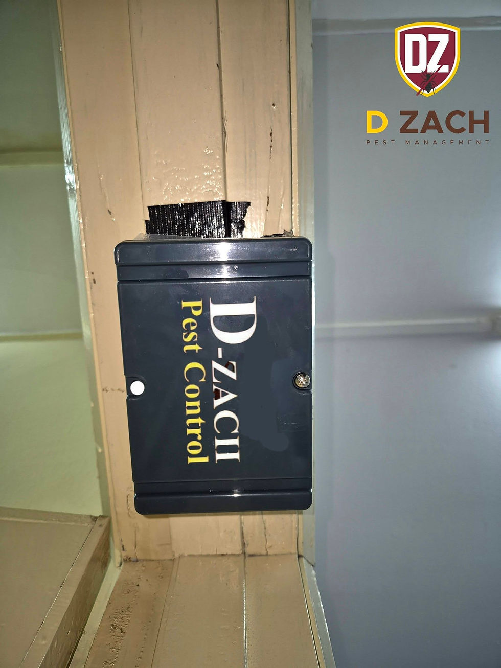 Termite baiting station