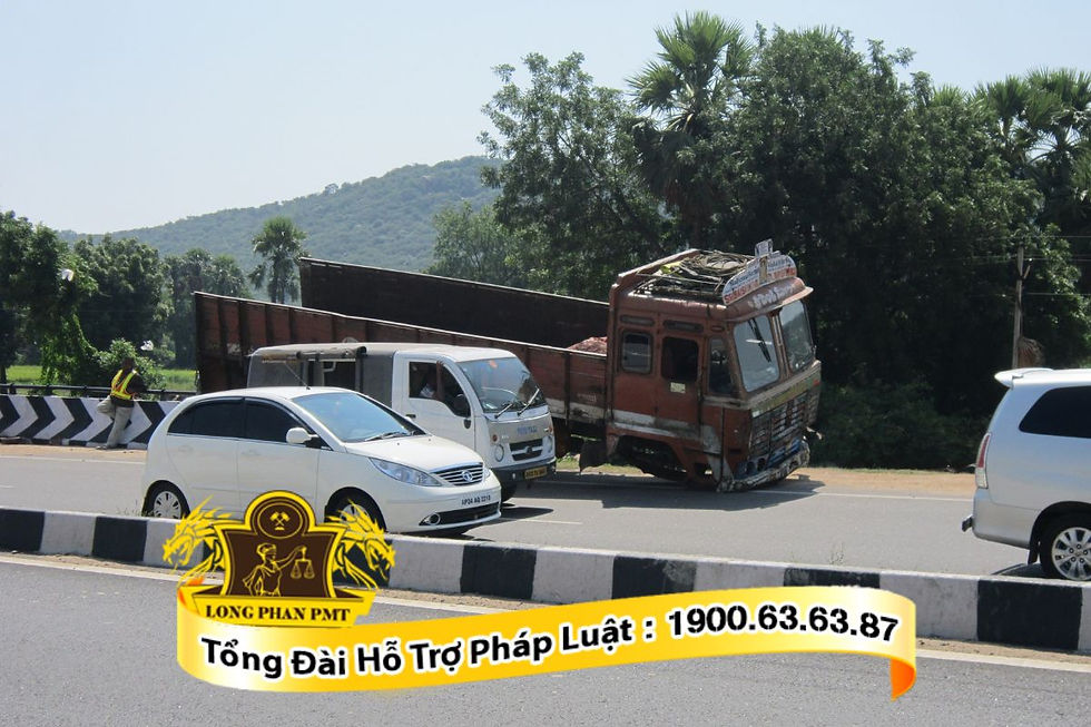 Đội ngũ luật sư chuyên môn hỗ trợ khách hàng tư vấn và bào chữa vụ án tai nạn giao thông làm chết người