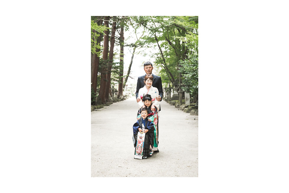 滋賀県近江八幡市安土町の奥石神社で七五三撮影をフリーカメラマンがしました。