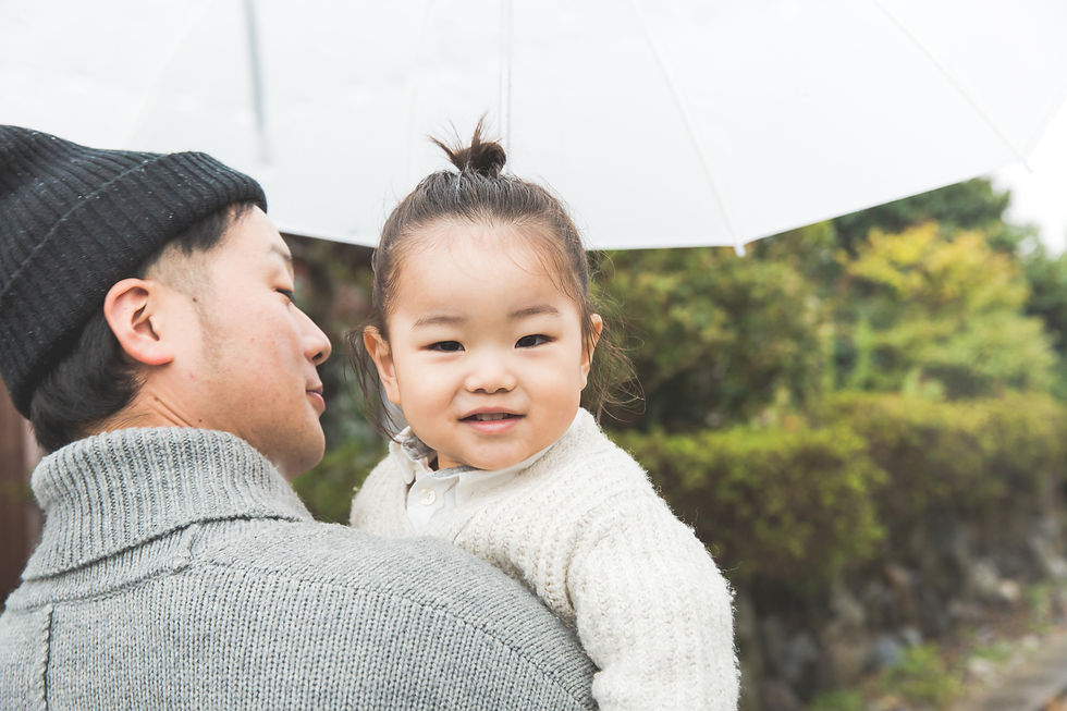 滋賀県彦根市のご自宅で2歳の男の子の誕生日記念撮影を女性カメラマンがしました。