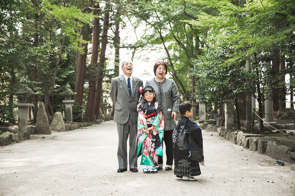 滋賀県近江八幡市安土町の奥石神社で七五三撮影をフリーカメラマンがしました。