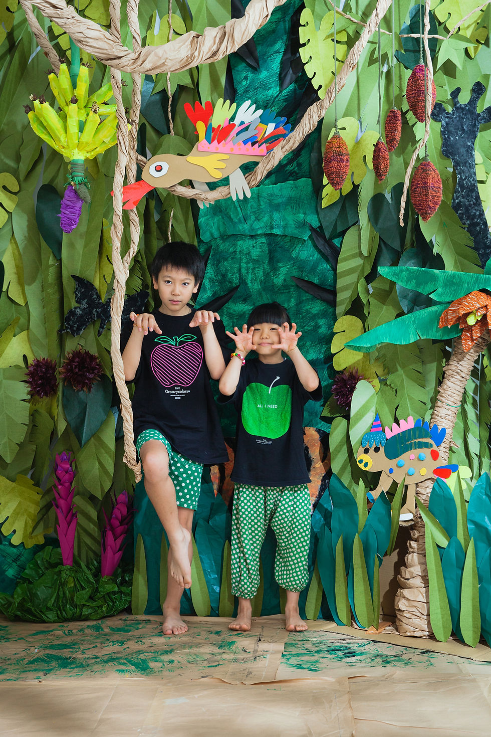 滋賀県長浜市にある写真館「ジャム浅井フォトスタジオ」で行われるイベント「へんてこ写真館」今回は ペーパームーといっしょに「つくってパシャり」でジャングルで撮影会！