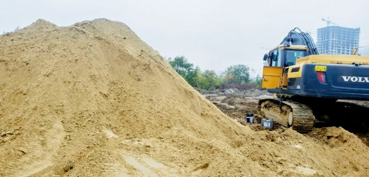 Пісок будівельний насипом