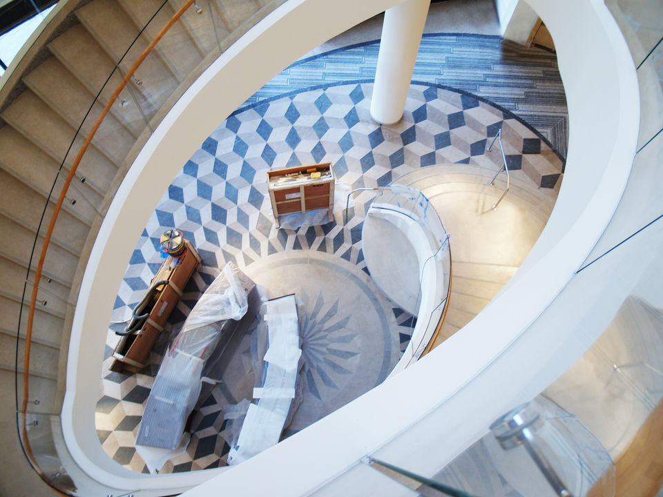 Scala in marmo per hotel-Marble staircase for hotel