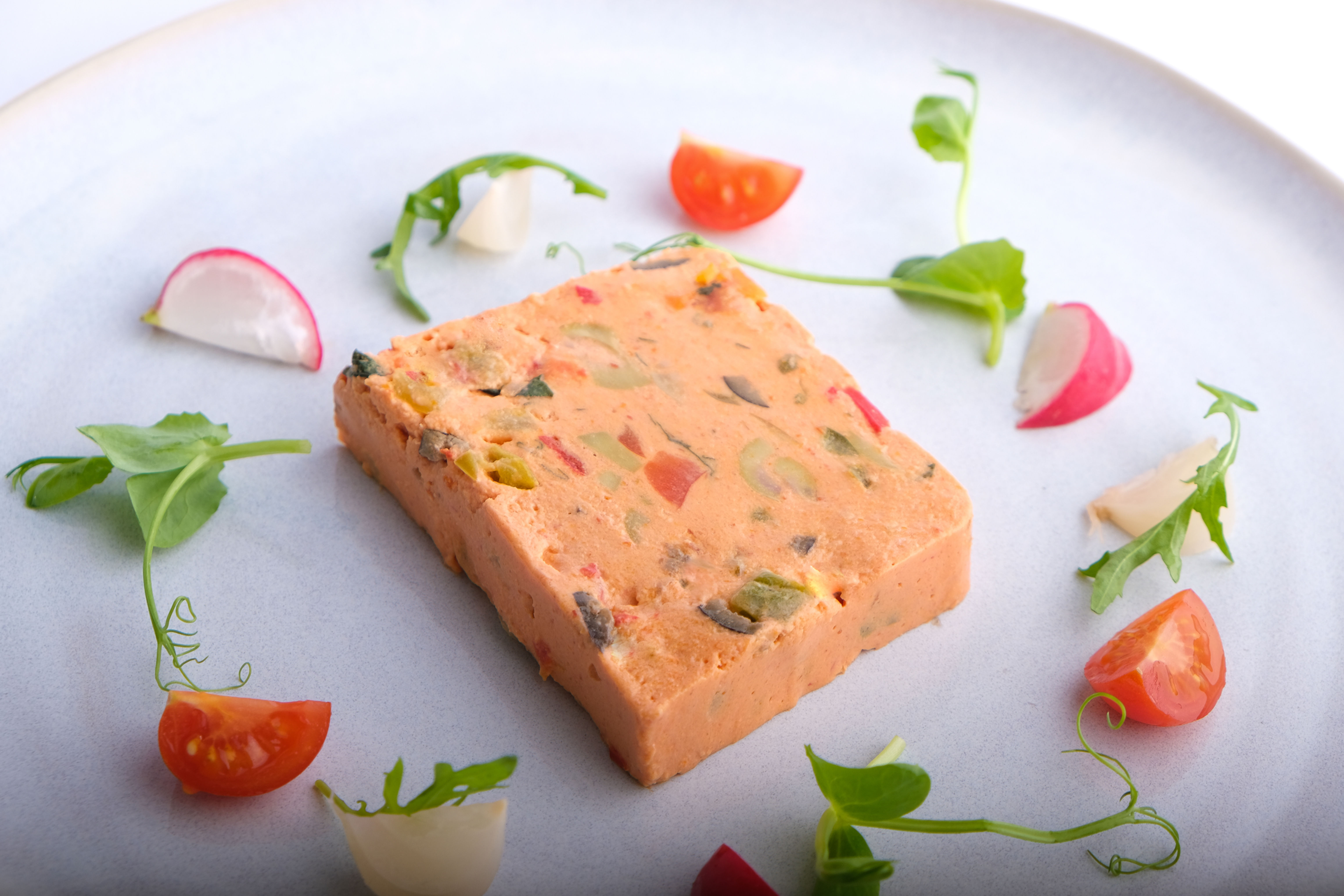 Tomato, olive & red pepper