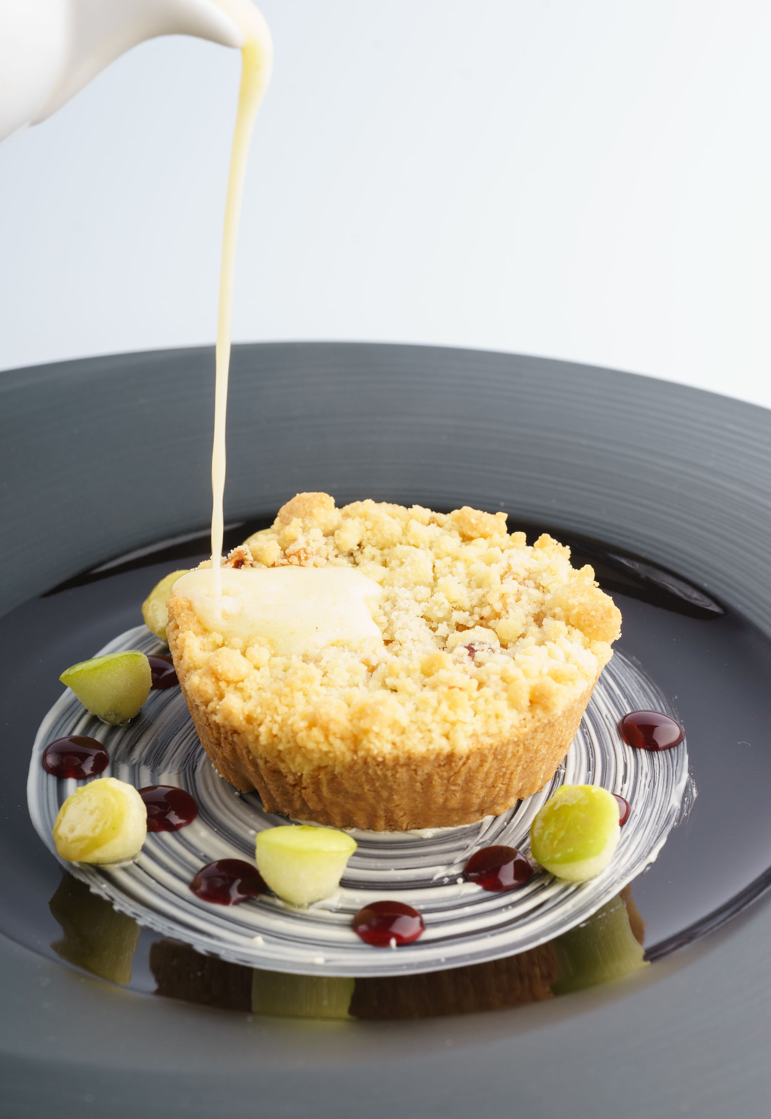 Apple crumble tart