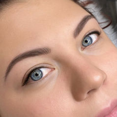 Permanent Make-up Eyeshadow und Nanostroke in Darmstadt durch Miriam Daum
