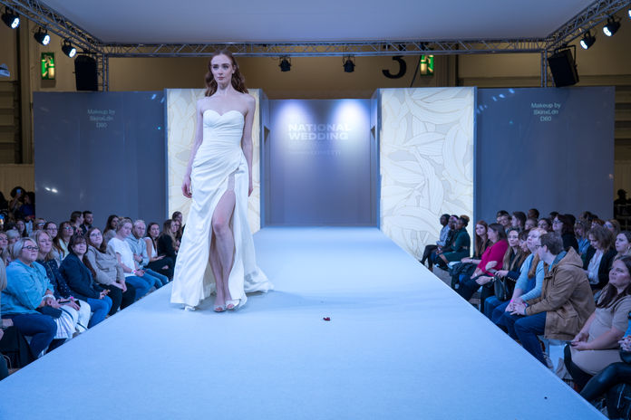 White slim Fitting Wedding Dress