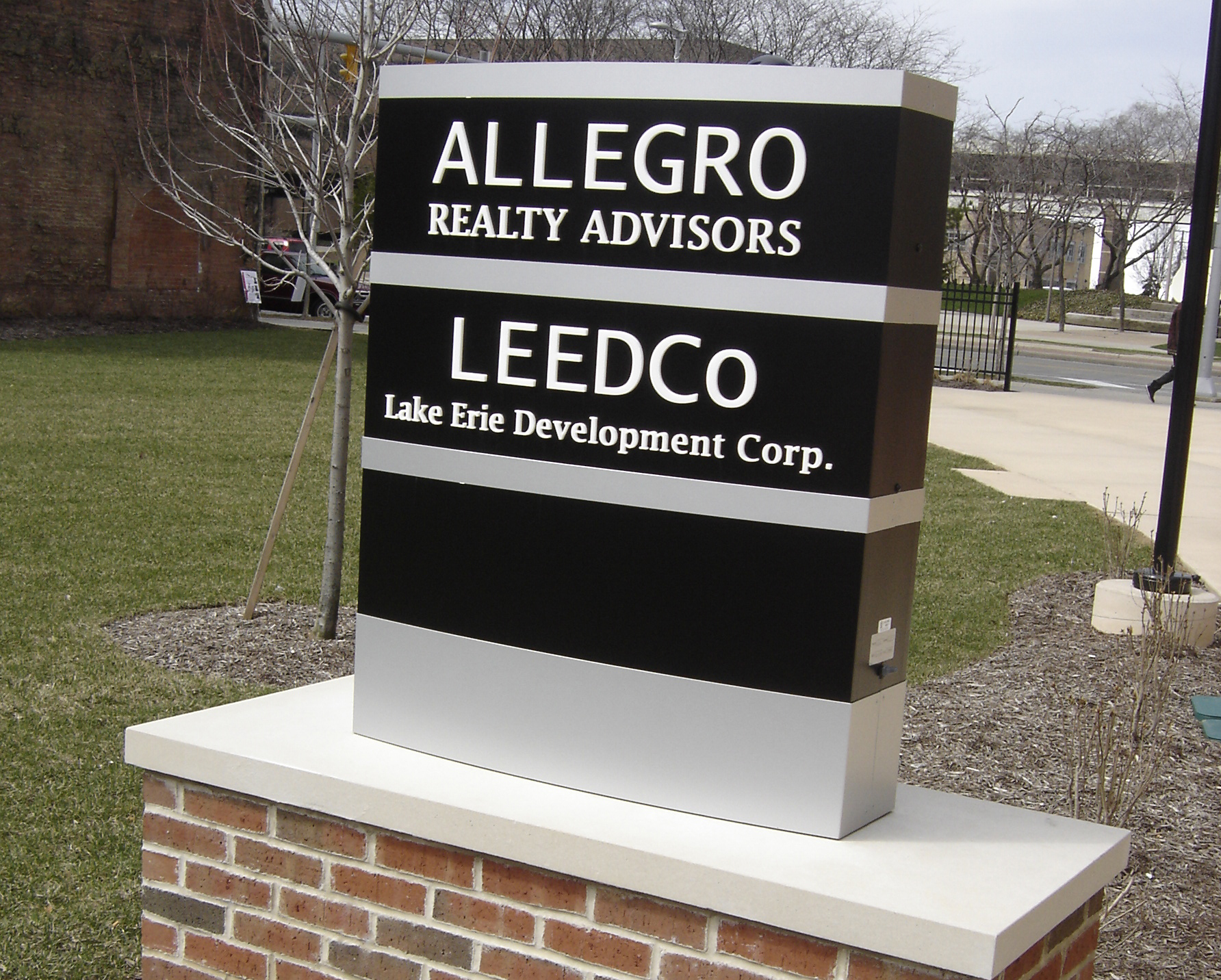 Allegro ground sign