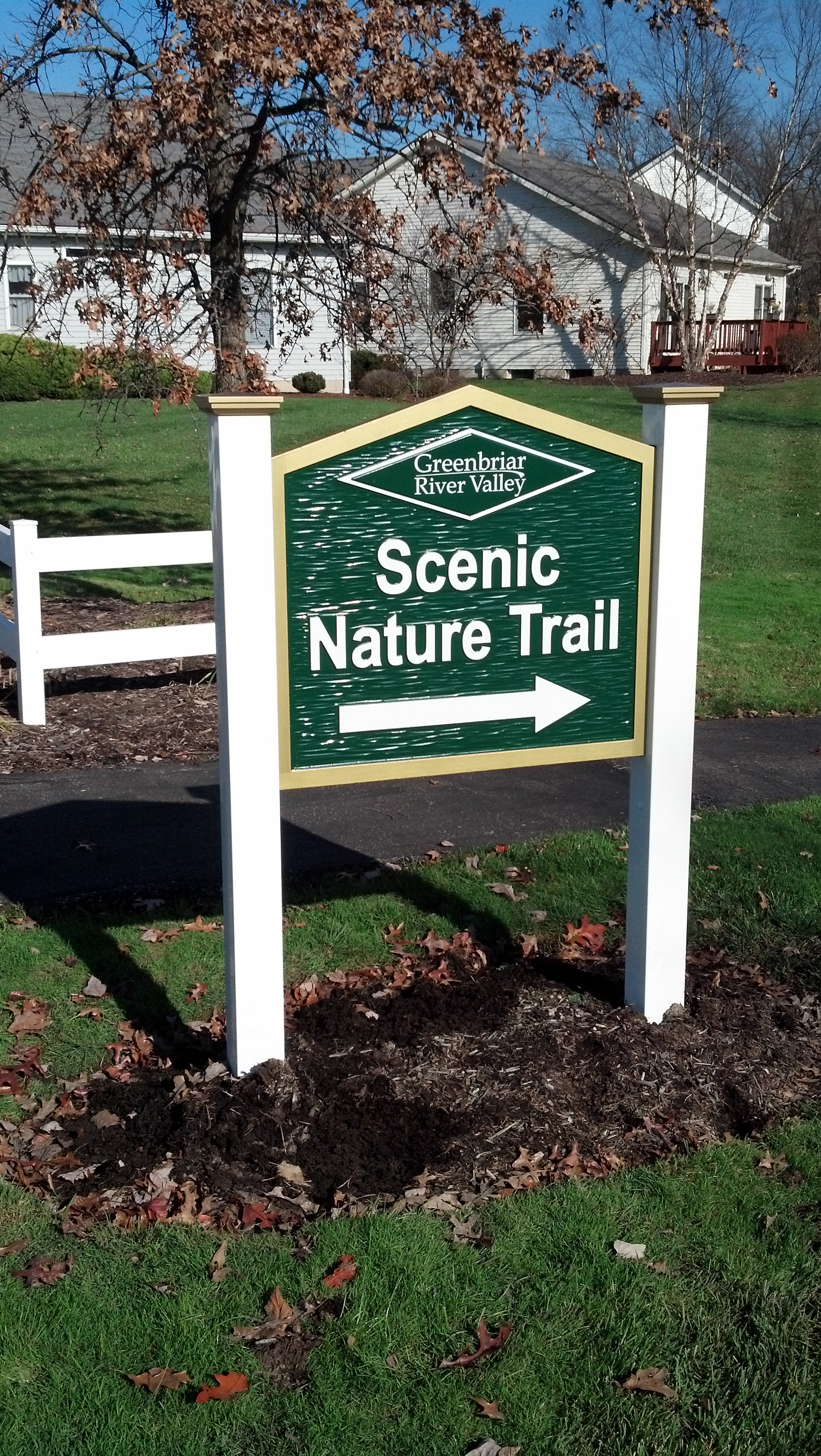Greenbriar trail sign