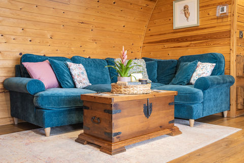 glamping_with_hot_tub_in_wales