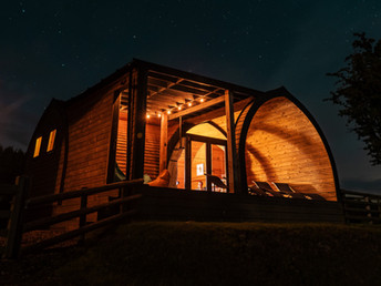 glamping_with_hot_tub_in_wales