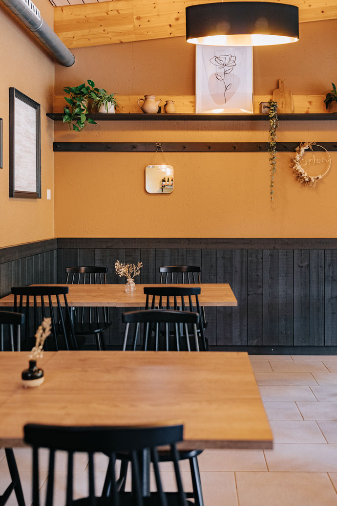 Restaurant maison du tourisme Saint-Ursanne décoration murale