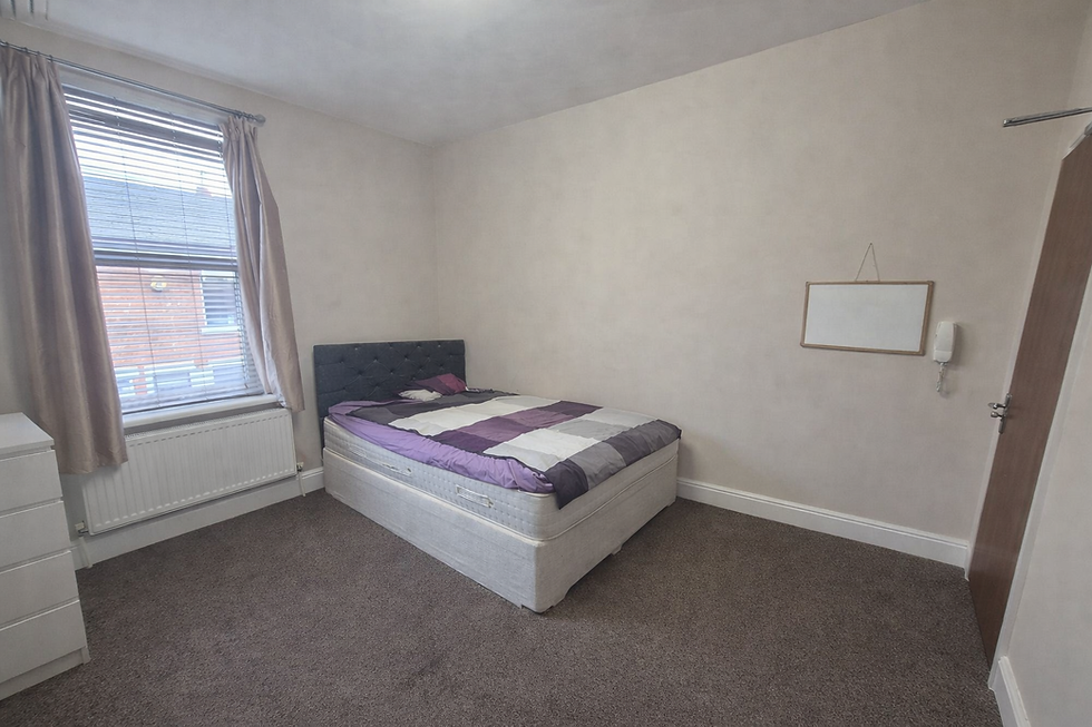 Thumbnail: 384 Brighton Road (5 Bedroom House)