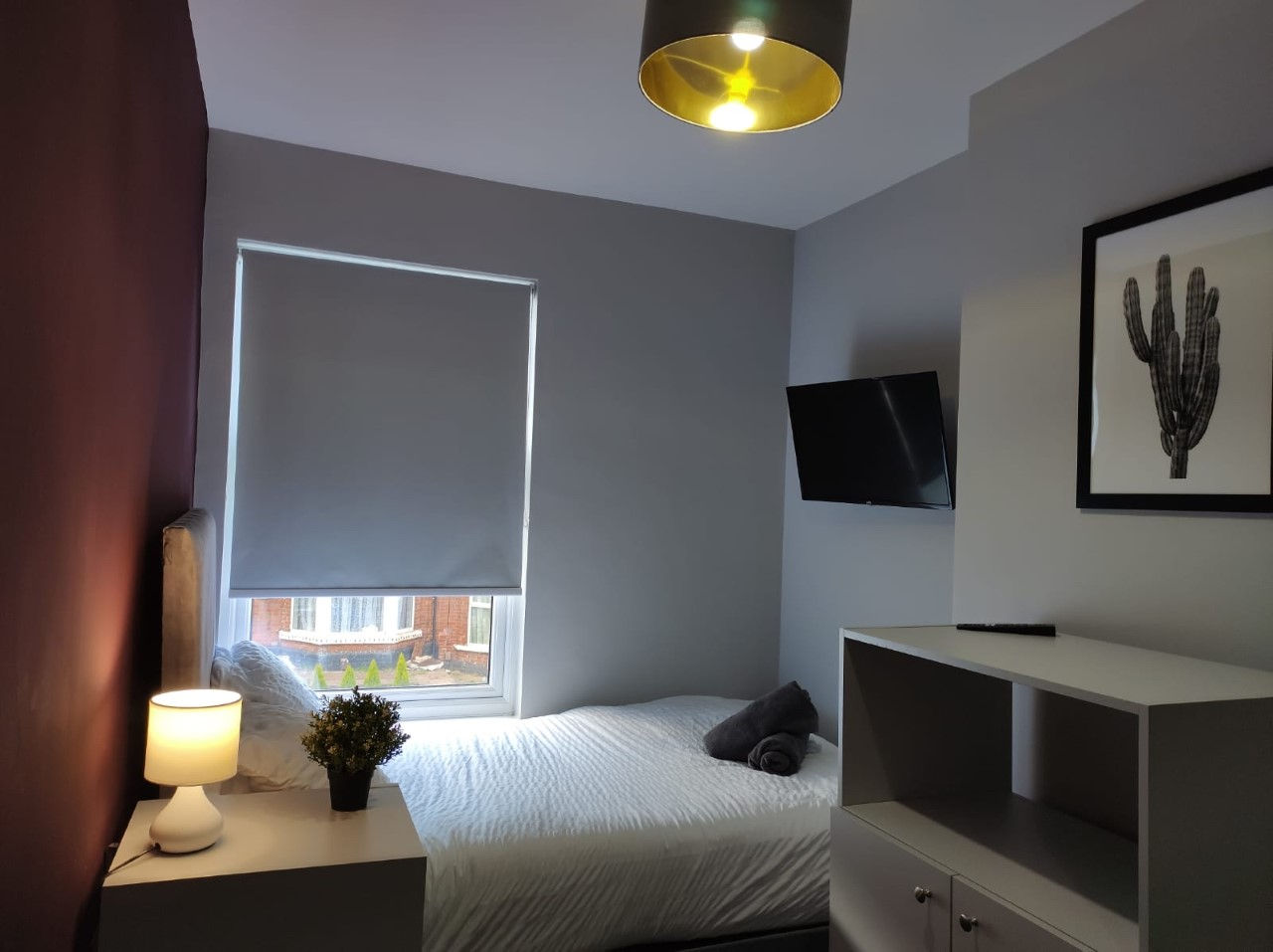 Rm 5, 173 St Thomas Rd (GRADE A)