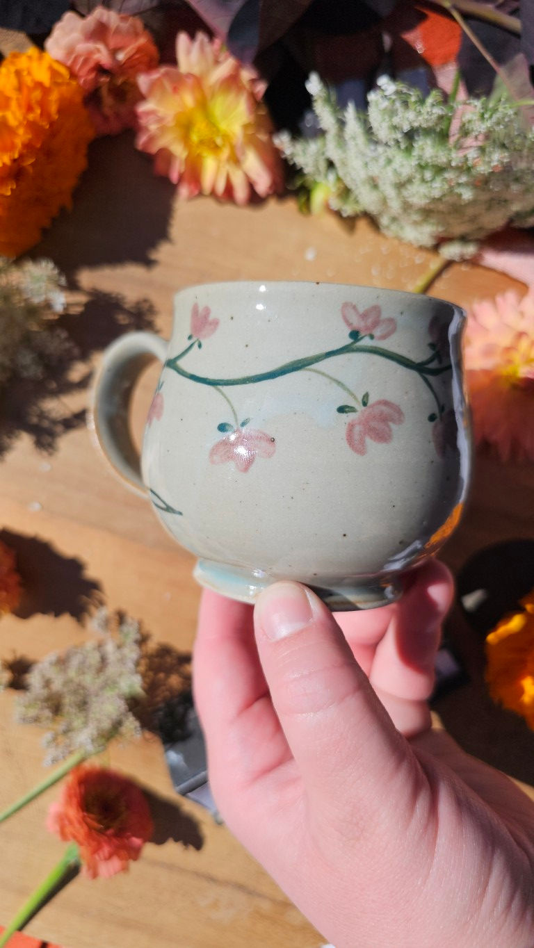 Thumbnail: Pink Flower Vine Mug #2519