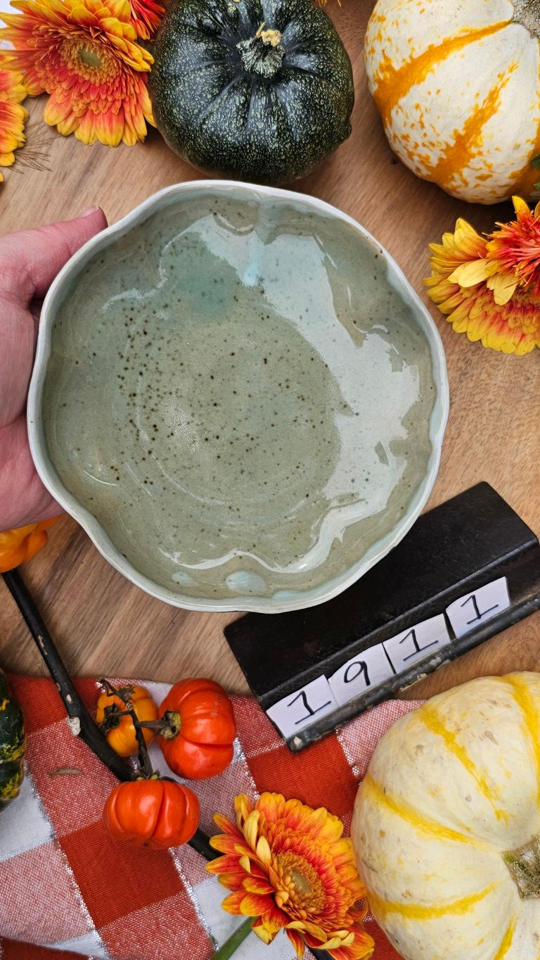 Thumbnail: Little Green and White Pumpkin Plate #1911