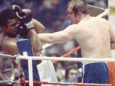 Inglês com Simple Past: A História de Sylvester e seu filme