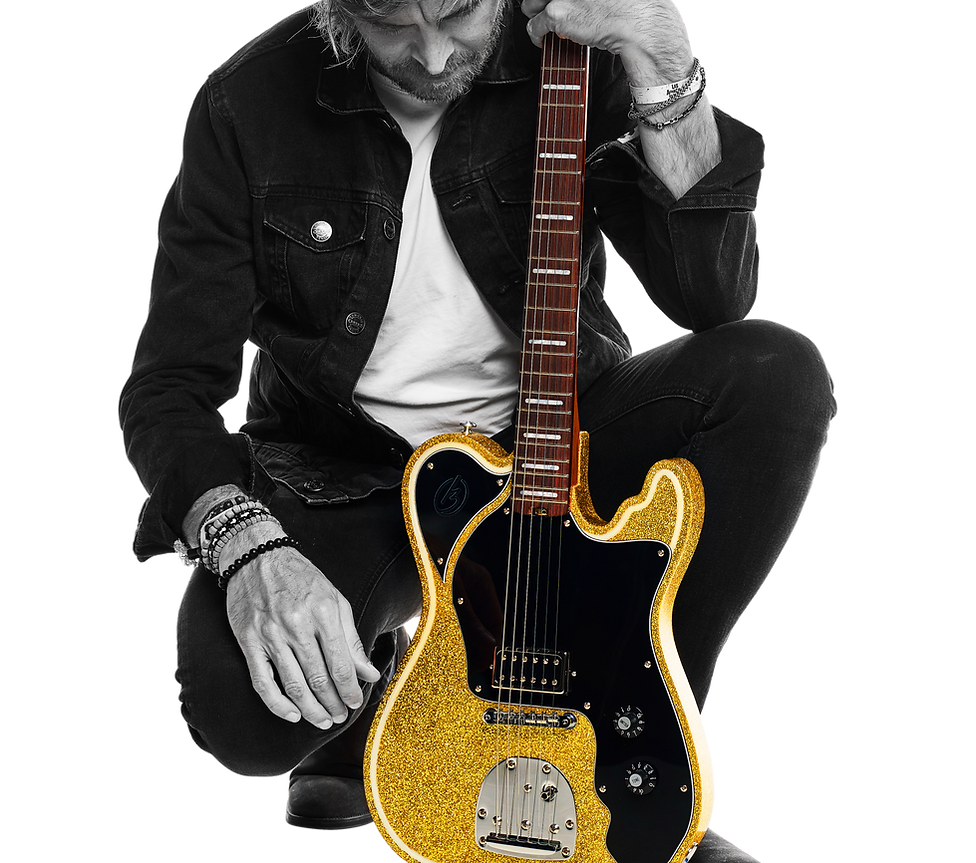 2 Manu B&W guitar color sit 3 detour.png