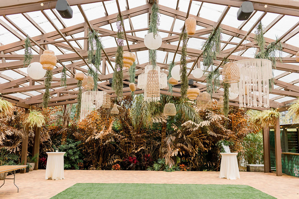 the-pinery-wedding-howey-in-the-hills-florida covered canopy areas 