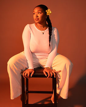 Jasmine_Senoirphotos_april2025-19.jpg