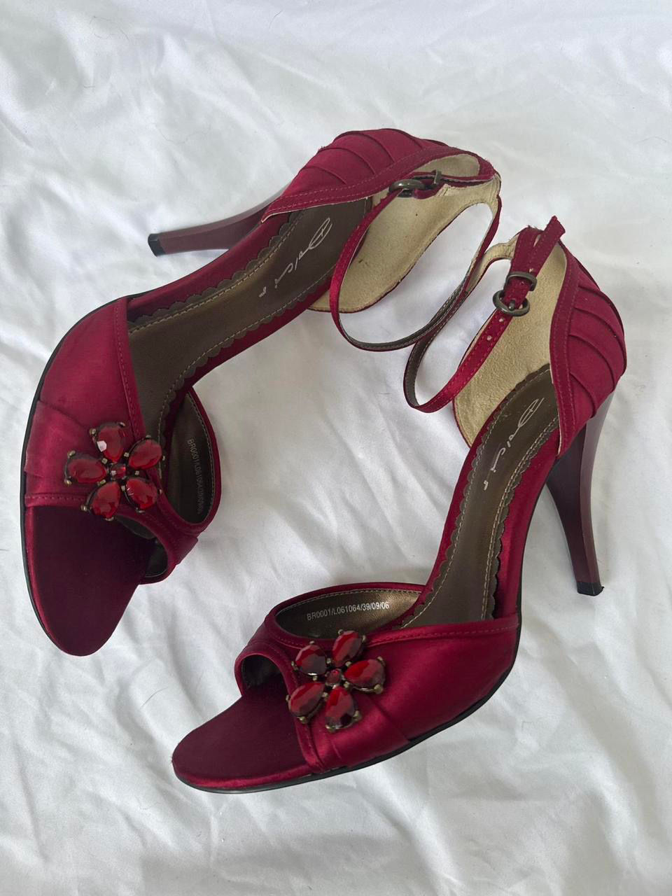 Thumbnail: Vintage Burgundy Flower Heels