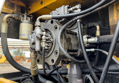 Strip & Rebuild vs Replace: When to Save and When to Scrap Your Excavator Component