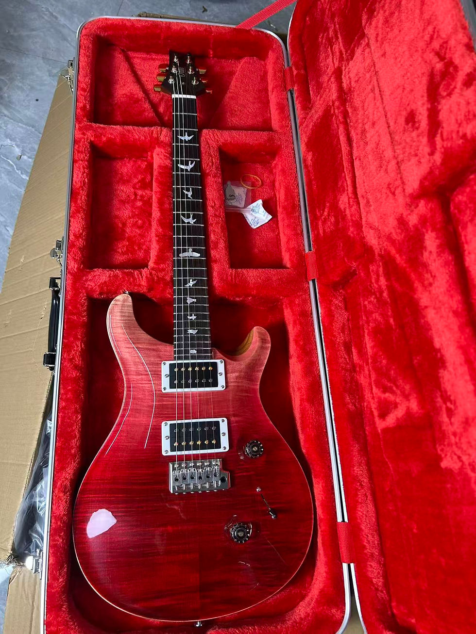 Thumbnail: Ories Guitar Custom 24 "Roxy Pink"