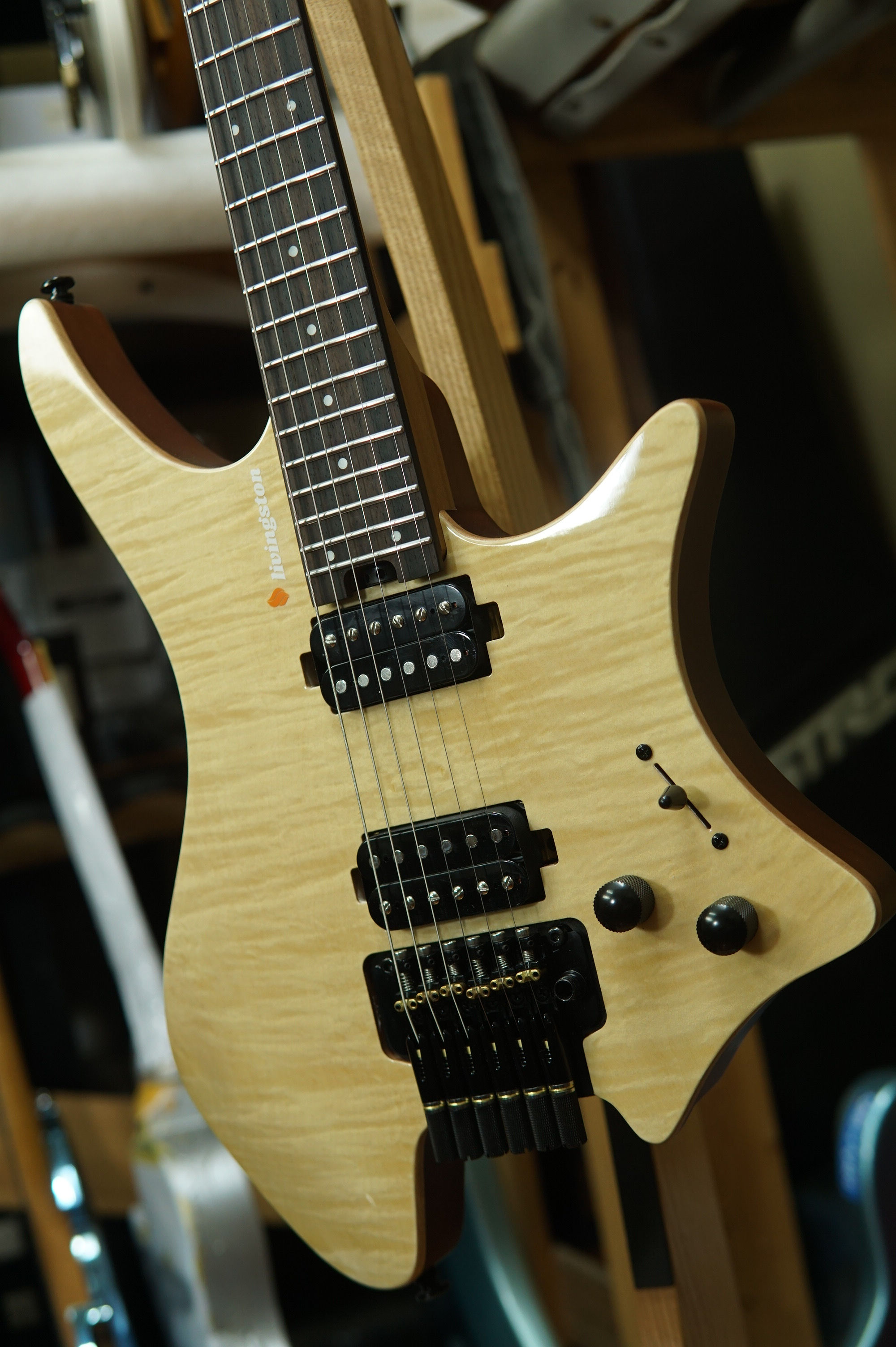 Livingston Headless FH5500 "Volga Natural" no.1