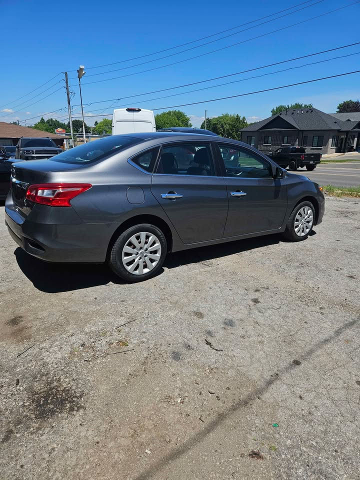 Thumbnail: 2016 Nissan Sentra CVT S (124,879 KM)