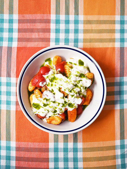 GNOCCHI Sauce tomate et tomates fraîches, stracciatella, huile de basilic