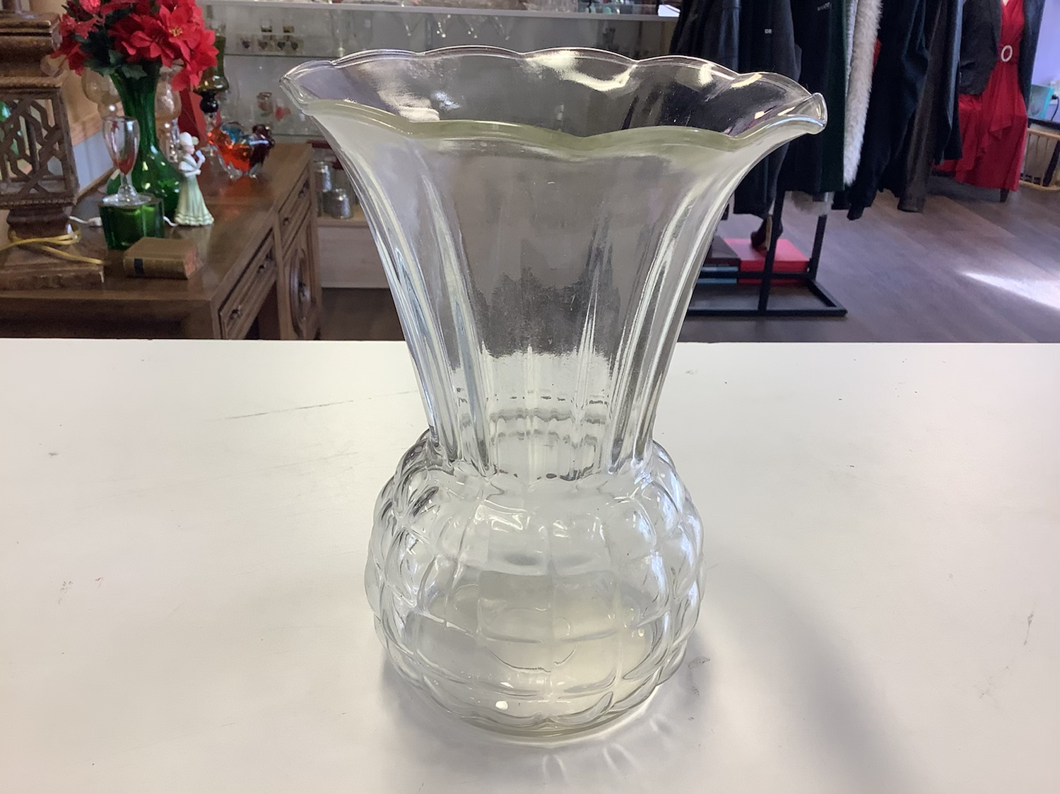 Large bud pineapple shaped clear glass vase