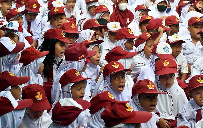 antarafoto-hari-pertama-masuk-sekolah-di-kota-bogor-090123-arf-7_compressed.jpg