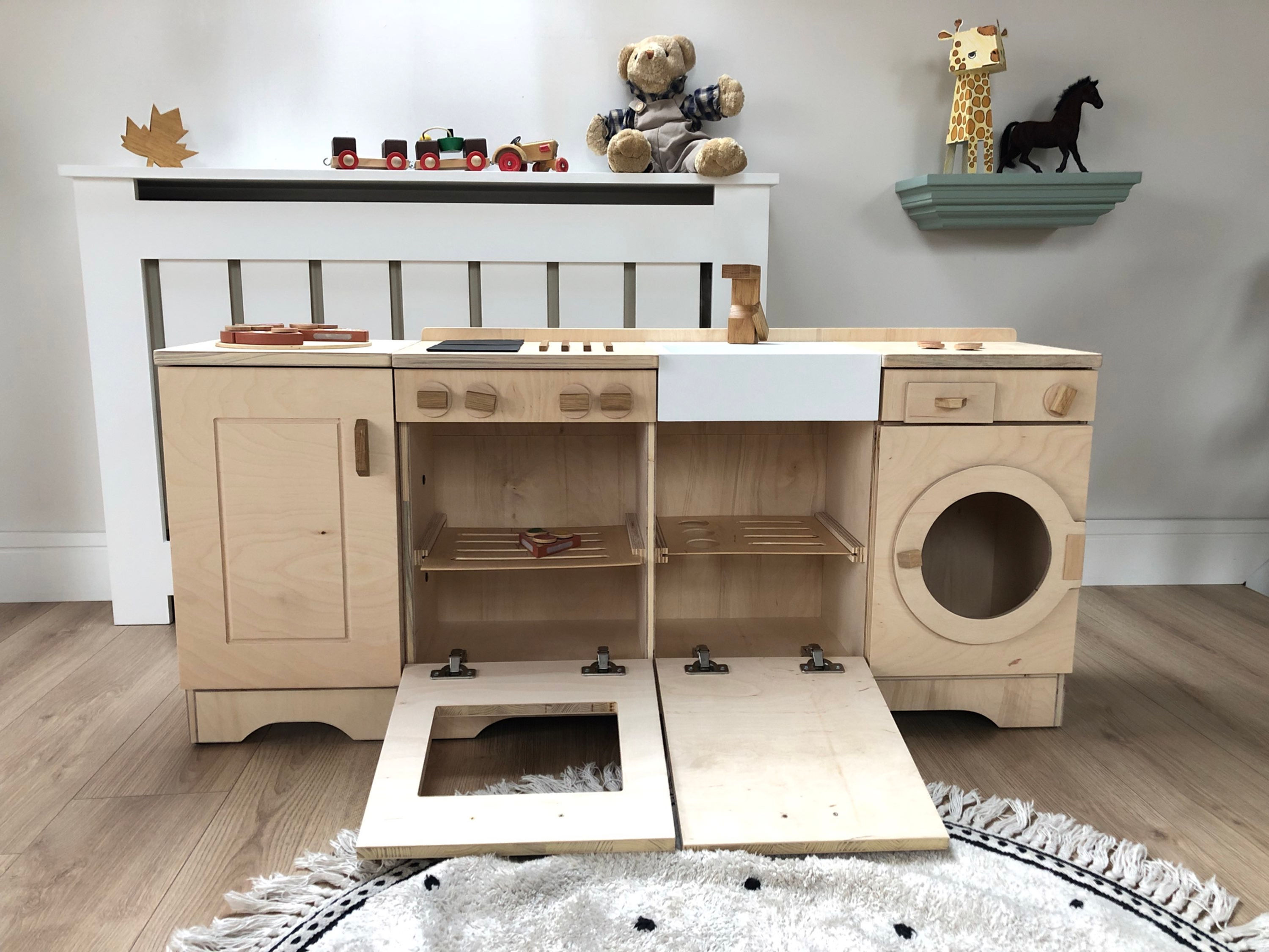 Drewniany zestaw kuchenny dla dzieci z piekarnikiem i zmywarką do sali zabaw