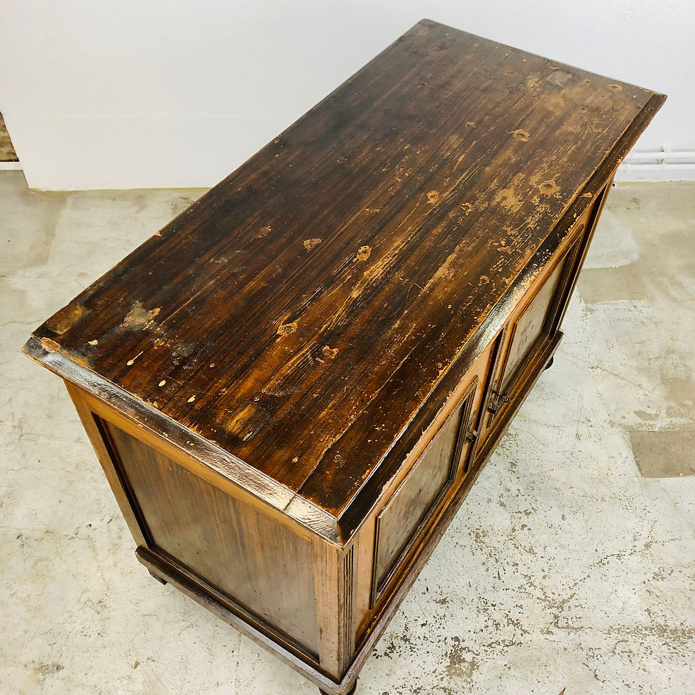 Thumbnail: OUDE FRANSE BESCHILDERDE COMMODE