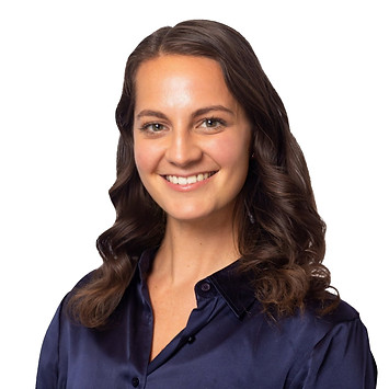 Victoria Headshot (2)_edited.jpg