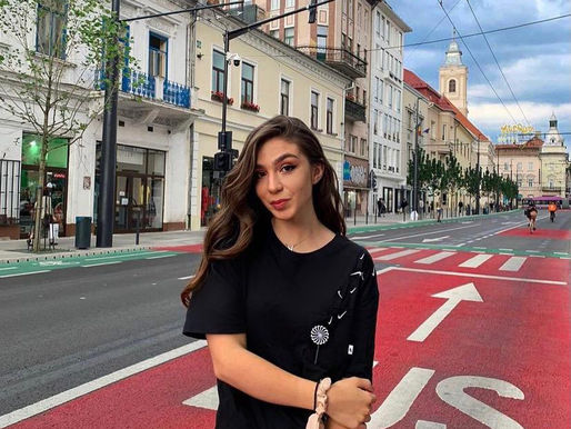 Ca student trebuie să fii motivat, nu să aștepți să fii tras de mânecă-Interviu cu Denisa Nicolcioiu