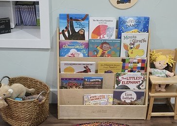 animals_reading_center_station_01_edited.jpg