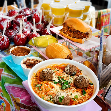 Comida afetiva, solidariedade e cultura marcam a Festa Junina Vegnice