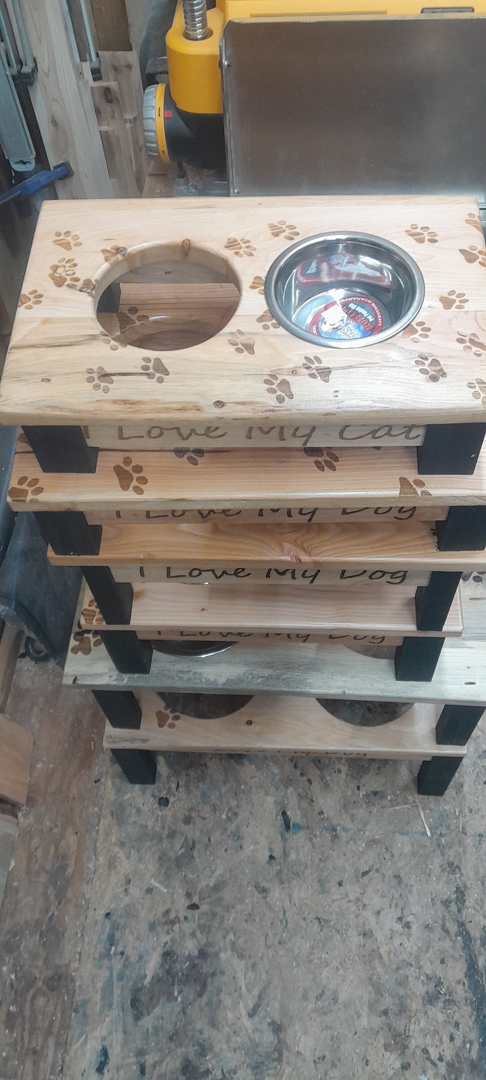 Thumbnail: BAD COWBOY RUSTIC FURNITURE Dog Bowel Stand