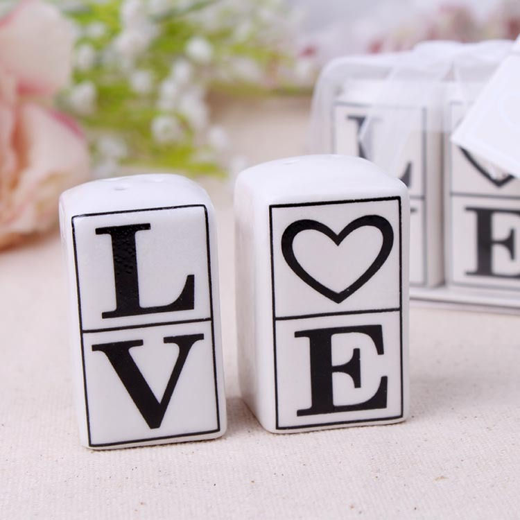 Thumbnail: Love Themed Ceramic Salt and Pepper Shaker Set for Wedding Party Souvenir