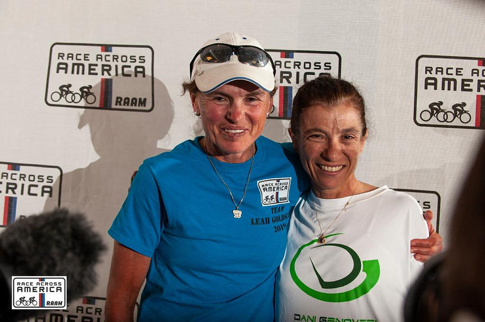 Dani (campeã) e Leah Goldstein (vice campeã) do RAAM 2019